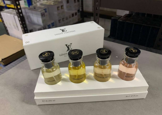 LOUIS VUITTON SET 4 IN 1 4Ă30ML
