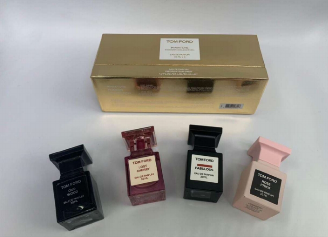 TOMFORD SET 4 IN 1 4Ă30ML